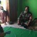 Babinsa Kejapanan Pasuruan Dampingi Bidan Desa Lakukan Tracing Covid-19 13 Babinsa Kejapanan dari Koramil 20/Gempol Kodim 0819/Pasuruan bersama Bhabinkamtibmas mendampingi bidan desa untuk melakukan tracing kepada orang yang melakukan kontak erat dengan pasien atau orang yang terkonfirmasi positif Covid-19, Senin (15/3/2021). (Foto: Dokumen/Kodim Pasuruan)
