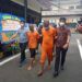 AP (kiri) dan rekannya adalah tersangka perampokan dan pembunuhan pengusaha ATK di Kabupaten Malang. (Foto: Rap/Tugu Jatim)