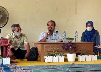 Pelaksanaan acara industri makanan kecil (IKM) Bojonegoro yang dihadiri Sekretaris Dinas Perindustrian dan Tenagakerja Bojonegoro. (Foto : Mila Arinda/Tugu Jatim) disperinaker bojonegoro