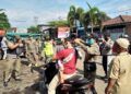 Jajaran tiga pilar Kecamatan Purwosari, Pasuruan melakukan operasi penegakan disiplin protokol kesehatan. (Foto: Dokumen/aKodim Pasuruan)