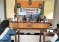 Danramil Winongan, Camat Winongan, dan Kapolsek Winongan saling bersinergi memberikan sosialisasi protokol kesehatan dan PPKM Mikro kepada masyarakat. (Foto: Dokumen/Kodim Pasuruan)