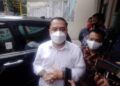 Wali Kota Surabaya, Eri Cahyadi saat diwawancara pewarta di Kantor PWI Jatim, Rabu (31/3/2021). (Foto: Rangga Aji/Tugu Jatim)