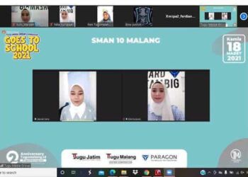 Wardah Beauty Malang memberikan tip kecantikan saat acara Tugu Media Group Goes to School di SMAN 10 Malang, Kamis (18/03/2021). (Foto : Mila Arinda/Tugu Jatim)