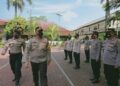Kapolres Malang, AKBP Hendri Umar memimpin gelaran Pasukan Penanganan Unjuk Rasa untuk antisipasi demo rusuh. (Foto: RAP/Tugu Malang/.Tugu Jatim) polres malang