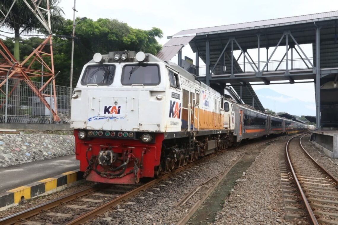 KAI Luncurkan KA Arjuno Ekspres Jurusan Surabaya-Malang, Beroperasi Mulai Besok 5 KA Arjuno Ekspres (Foto : Humas PT KAI Daop 8 Surabaya) kereta api