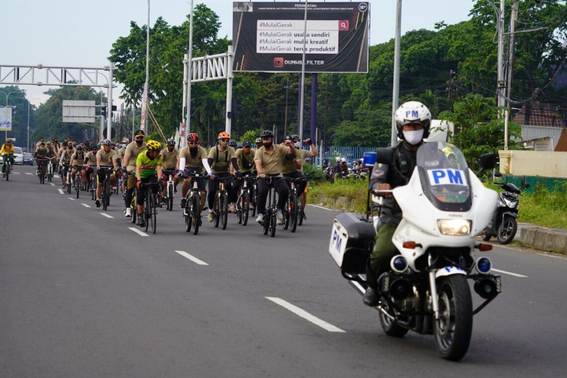 Divif 2 Kostrad Gelar Funbike Peringati HUT ke-60 Kostrad 5 Gelaran funbike untuk memperingati HUT ke-60 Kostrad yang diadakan oleh Divif 2 Kostrad. (Foto: Dokumen/Divif 2 Kostrad) tugu jatim