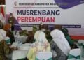 Kali Pertama, Pemkab Bojonegoro Gelar Musrenbang Khusus Perempuan 11 Kegiatan Musrenbang yang pertama kali digelar khusus untuk perempuan di Pendopo Malowopati Bojonegoro, Minggu (07/03/2021).. (Foto: Humas Pemkab Bojonegoro) tugu jatim