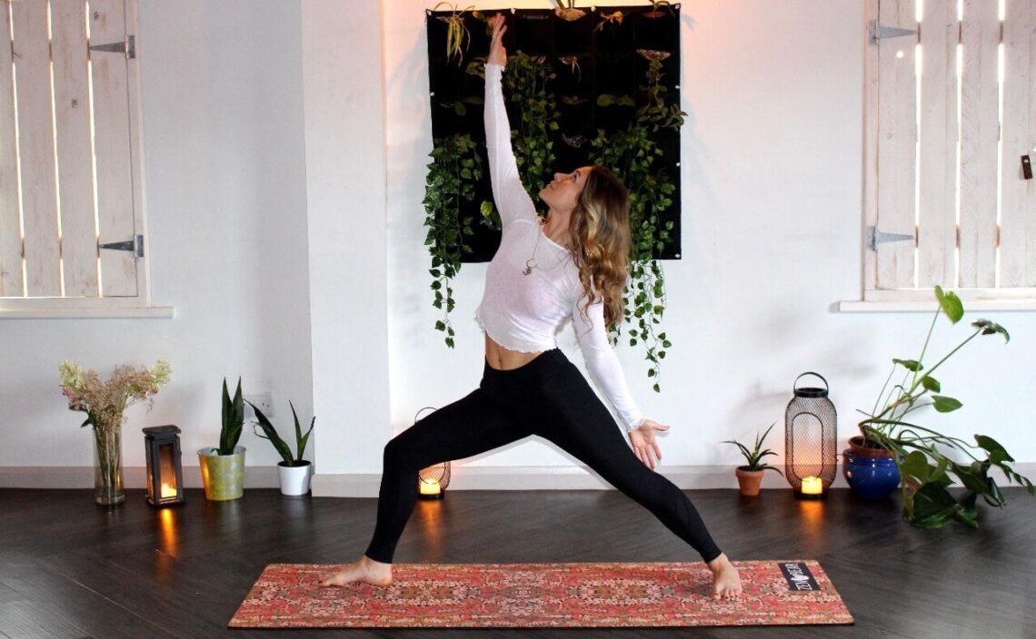 Cara Mengatasi Rasa Nyeri saat Menstruasi, Ikuti 4 Tip Olahraga Berikut! 5 Olahraga jenis yoga dapat membantu nyeri saat menstruasi bagi perempuan. (Foto: Unsplash) olahraga saat menstruasi