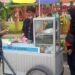 Mahasiswa Unirow Tuban Terjun Bisnis Kuliner, Isi Waktu Luang Usai Ujian 12 Kelompok mahasiswa dari Unirow, Tuban yang mencoba berbisnis kuliner pentol seafood. (Foto: Mochamad Abdurrochim/Tugu Jatim)