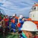 Polairud dan Pertamina Berhasil Gagalkan Pencurian BBM di Tuban 12 Personel dari Polairud bersama petugas Pertamina Fuel Tuban mengamankan kapal MT Putra Harapan yang melakukan pencurian BBM. (Foto: Humas MOR V Pertamina)