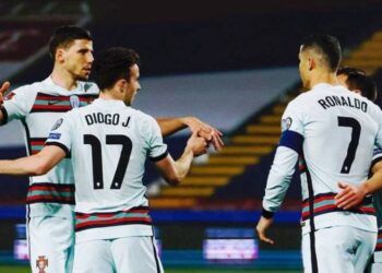 Pemain Portugal, Diogo Jota pencetak gol di babak awal melakukan selebrasi bersama rekan-rekan setimnya pada laga Serbia vs Portugal. (Foto: Instagram/Portugal)