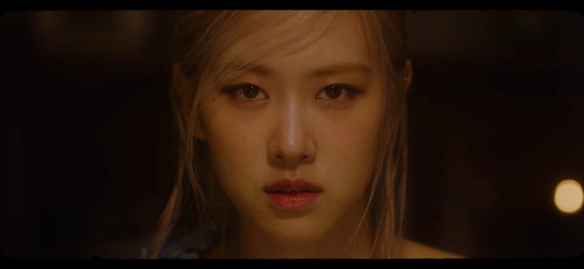 Rose BLACKPINK dalam video Teaser GONE (Foto: YouTube/BLACKPINK) tugu jatim