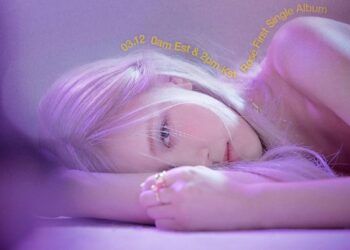 ROSÉ blackpink Rose, member girl group BLACKPINK resmi menjalani debut solo dengan  merilis single album pertamanya –R-. Lagu berjudul On The Ground pun mendapat likes 1,2 juta hanya dalam waktu satu jam sejak dirilis Jumat (12/3/2021) ini. (Foto: Instagram/roses_are_rosie)