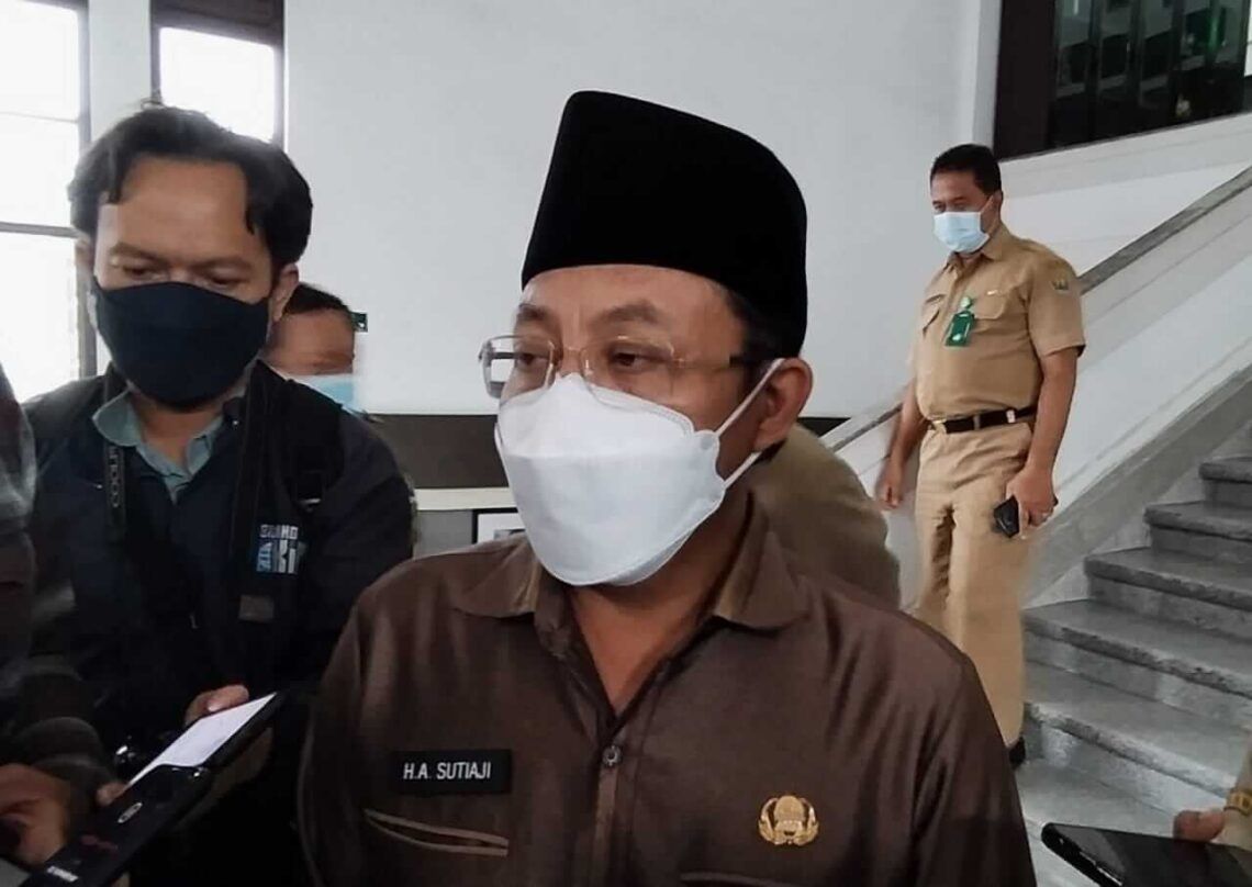Karyawan Bank Masuk Prioritas Penerima Vaksin Berikutnya di Kota Malang 5 Wali Kota Malang, Sutiaji. (Foto: Azmy/Tugu Malang/Tugu Jatim) vaksinasi karyawan bank