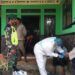 Tangkal Covid-19, Jajaran Kodim Pasuruan Lakukan Tracing dan Imbauan Prokes 8 Babinsa dari jajaran Kodim 0819/Pasuruan melakukan tracing untuk menekan dan meminimalisasi penyebaran Covid-19 di wilayah mereka. (Foto: Dokumen/Kodim Pasuruan) tugu jatim