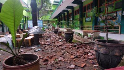 Kondisi SMKN 1 Turen, Kabupaten Malang, setelah terjadi gempa. (Foto: Rap/Tugu Jatim)