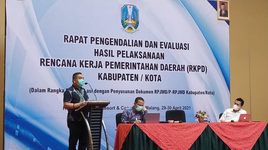 Forum Rapat Pengendalian dan Evaluasi Hasil Pelaksanaan RKPD Kabupaten/Kota se-Jatim di Kota Malang, Kamis (29/04/2021). (Foto:Azmy/Tugu Jatim)