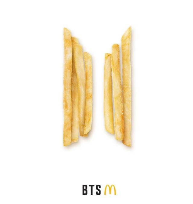 Poster logo BTS menggunakan product dari McDonald’s. (Foto: IG @mcdonalds/Tugu Jatim)