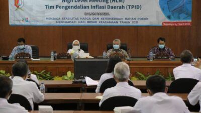 Acara High Level Meeting (HLM) yang dilaksanakan Tim Pengendali Inflasi Daerah (TPID) Pemkab Bojonegoro Rabu (07/04/2021). (Foto: Humas Pemkab Bojonegoro/Tugu Jatim)