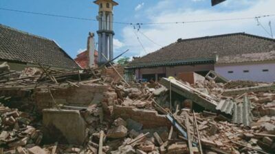 Rumah warga di Dampit yang hancur diterpa gempa Malang. (Foto: Rap/Tugu Jatim)