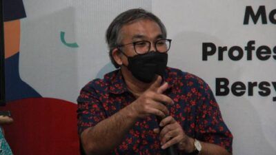 Pakar Komunikasi dan Motivator Nasional, Dr Aqua Dwipayana yang turut menjadi narasumber di acara Malang Jurnalis Forum, Kamis (22/4/2021). (Foto: Rubianto/Tugu Malang/Tugu Jatim)