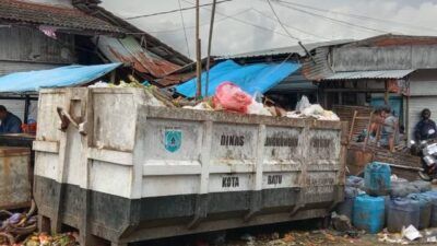 Bak penampung sampah sementara DLH Kota Batu. (Foto: Sholeh/Tugu Jatim)