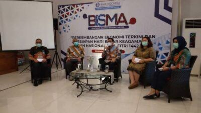 Kepala KPwBI Malang Azka Subhan (tengah) saat konferensi pers. (Foto: Feni Yusnia/Tugu Jatim)
