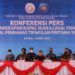 Tertangkap Lakukan Illegal Fishing, KKP Amankan 2 Kapal Ikan Vietnam di Laut Natuna Utara 8 Konferensi pers penangkapan kapal ikan (illegal fishing). (Foto: Kementerian Kelautan dan Perikanan Republik Indonesia/Tugu Jatim)