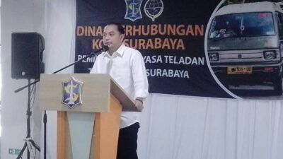 Wali Kota Surabaya Eri Cahyadi memberikan sambutan di agenda Dinas Perhubungan (Dishub) Kota Surabaya dalam rangka pemilihan Adiyasa Teladan, Rabu (07/04/2021). (Foto: Rangga Aji/Tugu Jatim)