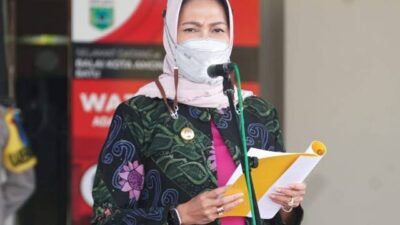 Wali Kota Batu, Dewanti Rumpoko belum berani mengeluarkan izin terkait salat id berjamaah pada Hari Raya Idul Fitri 1442 mendatang. (Foto: Pemkot Batu)