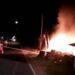 Tumpukan Ban Bekas di Tuban Terbakar, Warga Panik 12 Tangkapan video pemadaman api yang dilakukan petugas Damkar BPBD Tuban, Minggu (4/4/2021). (Foto: Dokumen)