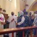Gubernur Jatim, Khofifah Indar Parawansa dan juga jajaran Forkopimda Provinsi Jawa Timur maupun Kota Malang saat mengunjungi Gereja Katedral Ijen, Jumat (2/4/2021). (Foto: Rubianto/Tugu Malang/Tugu Jatim)