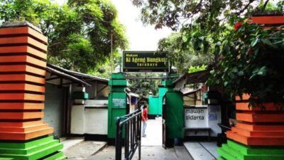 Makam Sunan Bungkul Surabaya merupakan salah satu wisata religi yang patut dikunjungi di Surabaya saat momen Lebaran. (Foto: Bappeko Kota Surabaya)