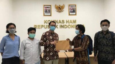 AJI Indonesia bersama LBH Pers meminta Komnas HAM melindungi Nurhadi Jurnalis Tempo atas kasus kekerasan yang menimpanya, Jumat (16/04/2021). (Foto: AJI Indonesia)