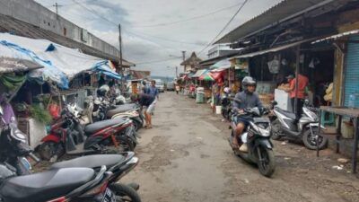 Pasar Besar Kota Batu yang rencananya bakal direvitalisasi dengan memakan anggaran hingga Rp 200 miliar. (Foto: M Sholeh/Tugu Malang/Tugu Jatim)