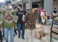 Bupati Trenggalek Moch. Nur Arifin membuka aktivitas perdagangan Pasar Pon Trenggalek. (Foto: Humas Pemkab Trenggalek)