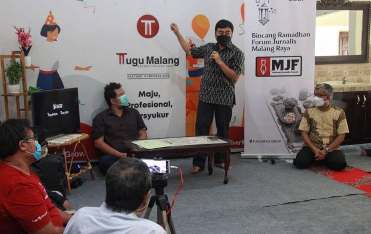CEO PT Paragon Technology & Innovation, Salman Subakat bersama CEO Tugu Media Group, Irham Thoriq. (Foto: Rubianto/Tugu Malang/Tugu Jatim)