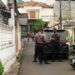Suasana penggeledahan yang dilakukan pihak kepolisian di rumah terduga teroris di Rengel, Tuban. (Foto: Mochamad Abdurrochim/Tugu Jatim)