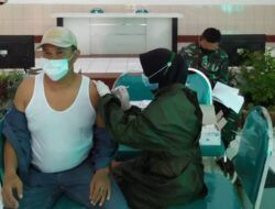 Kodim 0819/Pasuruan menggelar vaksinasi Covid-19 untuk purnawirawan dan warakawuri selama 2 hari. (Foto: Dokumen/Kodim Pasuruan)