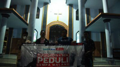 Tugu Media Peduli X Bakti BCA Salurkan Bantuan Material untuk Gereja di Tirtoyudo Malang