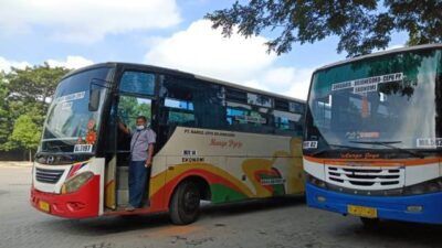 Bus di Terminal Rajekwesi Bojonegoro boleh beroperasional untuk penumpang nonmudik. (Foto: Mila Arinda/Tugu Jatim)