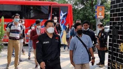 Sekretaris Fraksi PDI Perjuangan Kota Surabaya Abdul Ghoni Mukhlas Niam sedang melakukan napak tilas di rumah kelahiran Bung Karno, Senin (31/05/2021).(Foto: DPC PDI Perjuangan Kota Surabaya/Tugu Jatim)