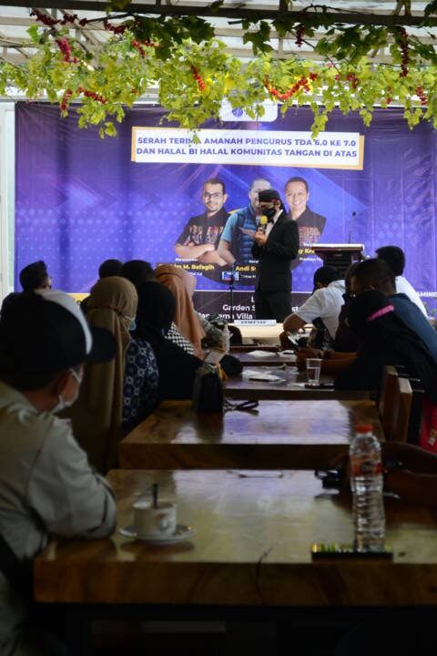 Meski digelar di tengah pandemi, acara serah terima amanah TDA 6.0 ke 7.0 di Semarang tetap menjalankan prokes. (Foto: Dokumen/Tugu Jatim)