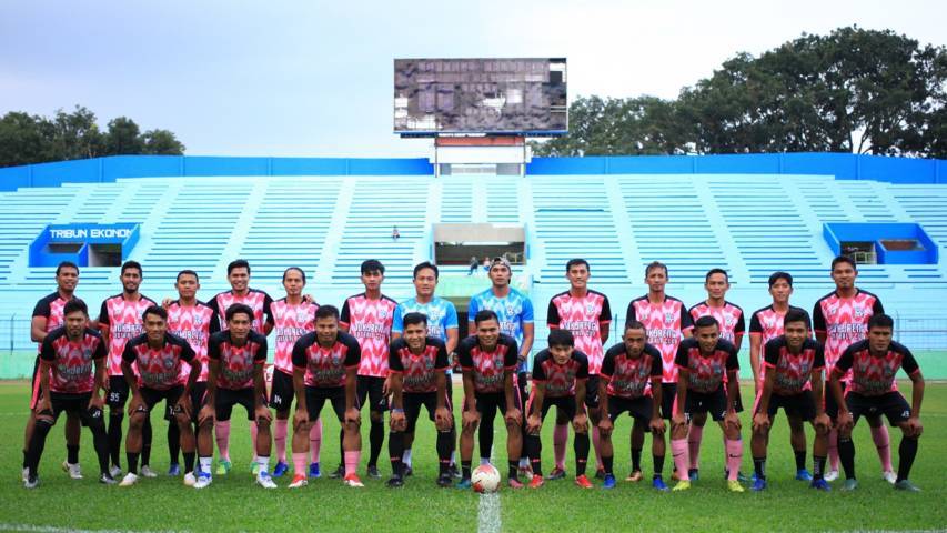 Laga silaturahmi antara Dokjreng FC vs PSP Pakisaji. (Foto: (C) Dokjreng FC/Tugu Jatim)