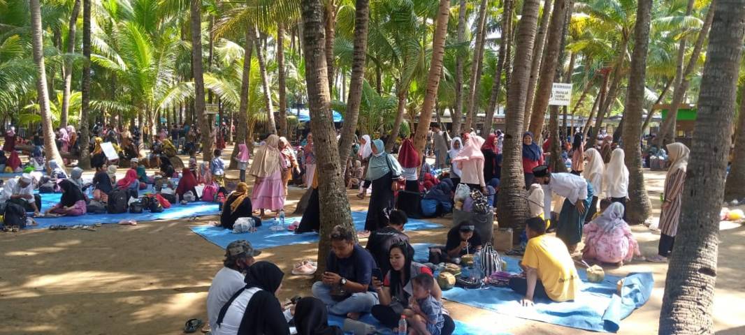 Ilustrasi tempat Wisata Pantai Kelapa Tuban yang diambil pada 11 April 2021. (Foto: Rochim/Tugu Jatim)