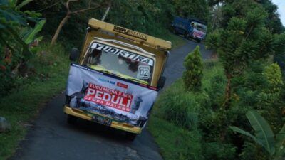 Perjuangan Relawan Tugu Media Peduli-Bakti BCA Salurkan Bantuan di Tirtoyudo Malang