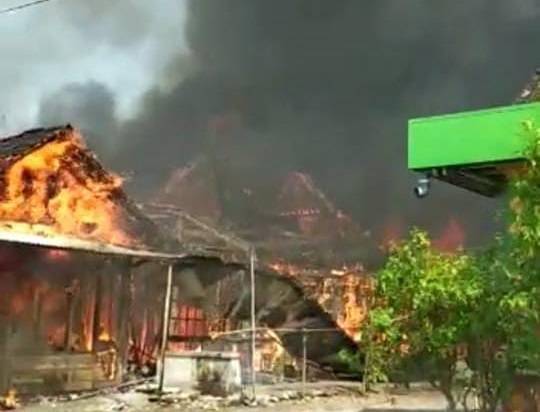 Kebakaran Lahap 8 Rumah di Kedungadem Bojonegoro, Kerugian Capai Rp 500 Juta