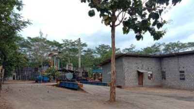 Lokasi pabrik pengolahan aspal PT Punakawan Anugrah Samudra di Kecamatan Pogalan, Kabupaten Trenggalek yang membuat warga resah karena adanya polusi debu dan suara. (Foto: M Zamzuri/Tugu Jatim)