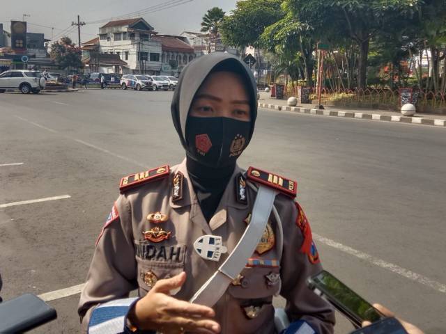 Kasat Lantas Polres Batu, AKP Indah Citra Fitriani ketika ditemui awak media. (Foto: M Sholeh/Tugu Malang/Tugu Jatim)