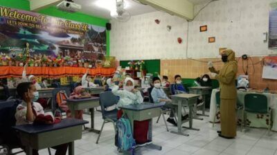 Ilustrasi siswa-siswi yang mengikuti pembelajaran tatap muka di Kota Malang. (Foto: M. Sholeh/Tugu Jatim)